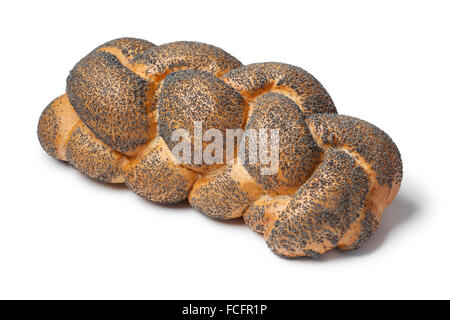 Ganze Frische Challah Brot mit Mohn auf weißem Hintergrund Stockfoto