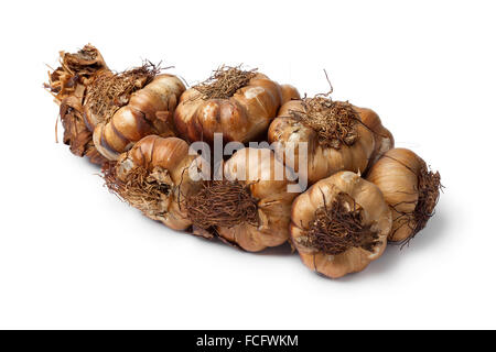 Geräuchertem Knoblauch Zopf auf weißem Hintergrund Stockfoto