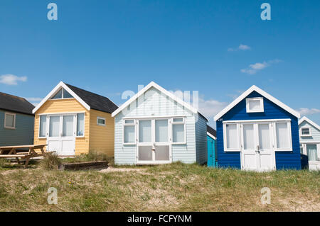 Strandhütten an Mudeford Sandbank, Hengistbury Head, in der Nähe von Christchurch, Dorset Stockfoto