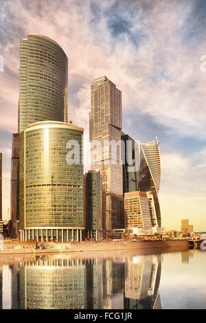 Moskau Stadt am Abend, Russland. Durchtrainierten Bild. Stockfoto