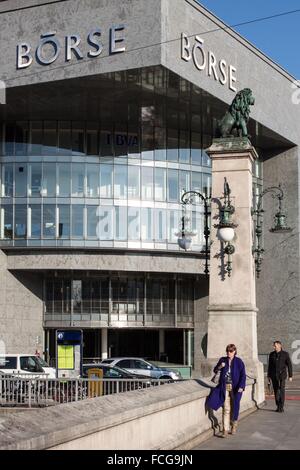 AUßENILLUSTRATION, STEUERPARADIES, ZÜRICH, SCHWEIZ Stockfoto