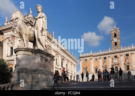 Treppe in den Kapitolinischen Museen (Musei Capitolini) auf der Piazza del Campidoglio in Rom, Italien Stockfoto