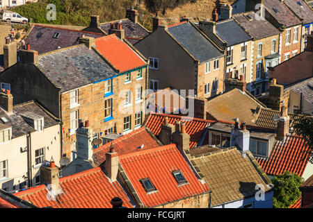 Roten Dächer von Staithes, an der Ostküste von Yorkshire England Stockfoto