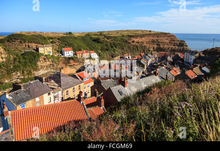 Roten Dächer von Staithes, an der Ostküste von Yorkshire England Stockfoto