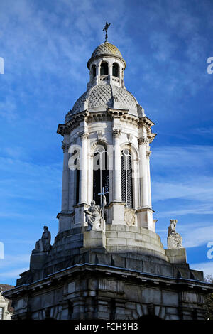 Der Campanile Tower im Trinity College Gelände Dublin, Irland Stockfoto