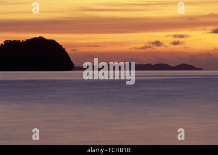 Sonnenuntergang in der Republik Palau, einem Inselstaat im westlichen Kette von den Karolinen, Pazifik Stockfoto