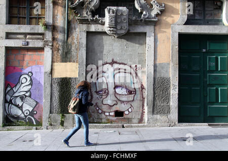 Streetart in Rua Das Flores in der Altstadt von Porto in Portugal Stockfoto