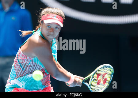 Melbourne, Australien. 23. Januar 2016. Naomi Osaka Japan in Aktion in einem 3. Runde match gegen Victoria Azarenka aus Weißrussland am sechsten Tag des 2016 Australian Open Grand Slam Tennis-Turnier im Melbourne Park in Melbourne, Australien. Victoria Azarenka gewann 61 61. Sydney Low/Cal Sport Media/Alamy Live-Nachrichten Stockfoto