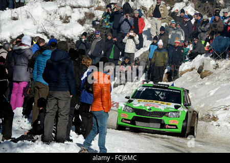 Monte Carlo, Monaco. 21. Januar 2016. Die Rallye Monte Carlo 2016. Die Autos braucht, um den Kurs. LAPPI Credit: Aktion Plus Sport/Alamy Live-Nachrichten Stockfoto