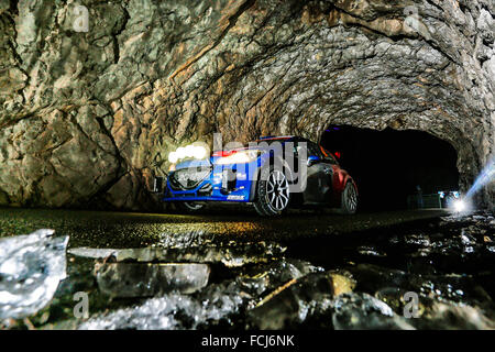 Monte Carlo, Monaco. 21. Januar 2016. Die Rallye Monte Carlo 2016. Die Autos braucht, um den Kurs. SUAREZ Credit: Aktion Plus Sport/Alamy Live-Nachrichten Stockfoto