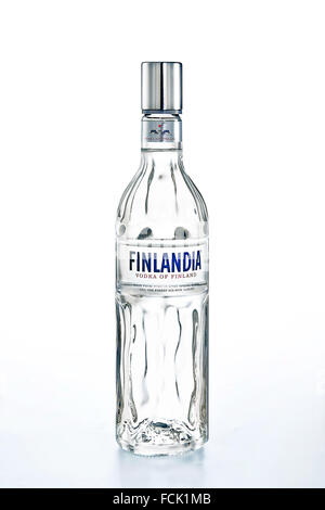 Flasche Finladia Wodka, weißer Hintergrund Stockfoto