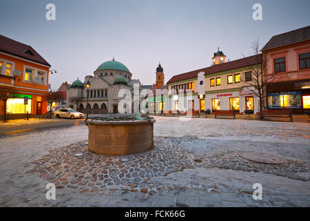 Platz in der Altstadt von Trencin, Slowakei. Stockfoto