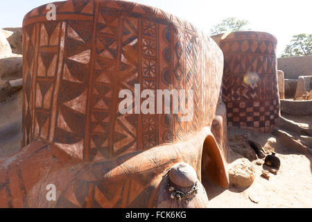 Tiebele, der königliche Hof von gemacht gemalt Kassena Häuser, Burkina Faso, der königliche Hof von bemalten Kassena gemacht Häuser, Burkina Stockfoto