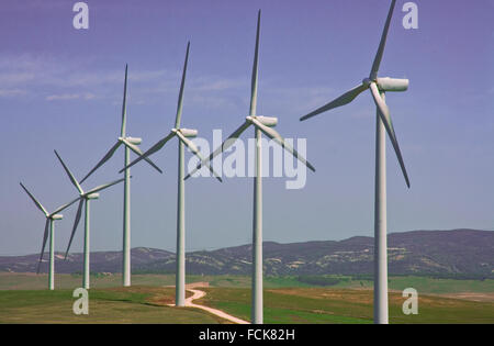 Windmühlen für die Stromproduktion, Provinz Zaragoza, Aragon in Spanien