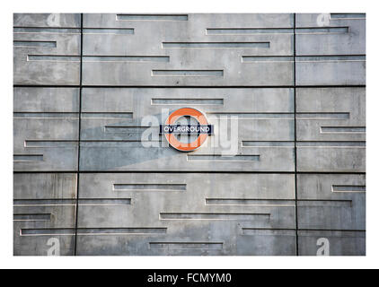 Die Außenseite des Shoreditch High Street Overground Station Stockfoto