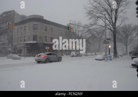 New York, USA. 23. Januar 2016. New York Jonas Schneesturm Brooklyn 2016 Credit: Simon Leigh/Alamy Live News Stockfoto