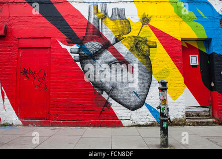 LONDON, UK - 13. Januar 2016: Urban Street Art Darstellung ein menschliches Herz und Auge, befindet sich in East London, am 13. Januar 201 Stockfoto