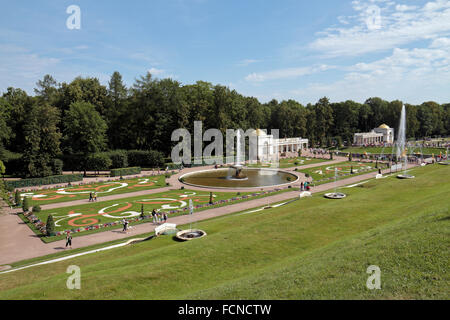 Die große Kaskade und Samson-Brunnen auf dem Gelände des Peterhof Palast, Petergof, St. Petersburg, Northwestern, Russland. Stockfoto