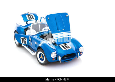 AC Cobra Coupé im Rennsport trim auf einem weißen Hintergrund mit einem Ford 427-sieben-Liter-Motor ausgestattet Stockfoto