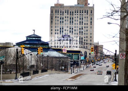 Flint Fahrzeug Stadt, Schild über der Innenstadt von Flint, Michigan, USA Stockfoto