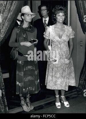 1979 - Ali MacGraw - italienische Staatspräsident der Republik Giuseppe Saragat erhielt im Palazzo Quirinale die Stars, die mit der David von Donatello Film Awards, während der "Nacht der Stars" letzte Nacht in Rom Bäder der Carcalla ausgezeichnet wurden. Das Foto zeigt. Claudia und Ali Mac Graw an der Quirinale. © Keystone Bilder USA/ZUMAPRESS.com/Alamy Live-Nachrichten Stockfoto