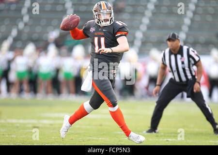 Carson, CA. 23. Januar 2016. Nationalmannschaft-quarterback Matt Johnson (11), von Bowling Green. NFLPA College Bowl am StubHub Center in Carson, CA. Nationalmannschaft besiegte das amerikanische Team 18-15. Jordon Kelly/CSM/Alamy Live-Nachrichten Stockfoto