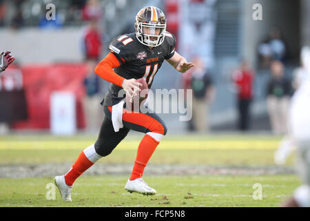 Carson, CA. 23. Januar 2016. Nationalmannschaft-quarterback Matt Johnson (11), von Bowling Green. NFLPA College Bowl am StubHub Center in Carson, CA. Nationalmannschaft besiegte das amerikanische Team 18-15. Jordon Kelly/CSM/Alamy Live-Nachrichten Stockfoto