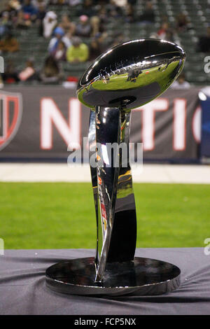 Carson, CA. 23. Januar 2016. Trophäe NFLPA College Bowl am StubHub Center in Carson, CA. Nationalmannschaft besiegte das amerikanische Team 18-15. Jordon Kelly/CSM/Alamy Live-Nachrichten Stockfoto