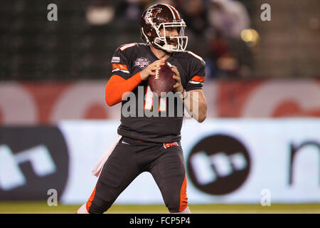 Carson, CA. 23. Januar 2016. Nationalmannschaft-quarterback Matt Johnson (11), von Bowling Green. NFLPA College Bowl am StubHub Center in Carson, CA. Nationalmannschaft besiegte das amerikanische Team 18-15. Jordon Kelly/CSM/Alamy Live-Nachrichten Stockfoto