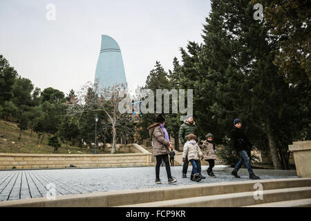 Baku, Aserbaidschan. 23. Januar 2016. Bürger, die von Baku im Park in Baku. © Aziz Karimow/Pacific Press/Alamy Live-Nachrichten Stockfoto