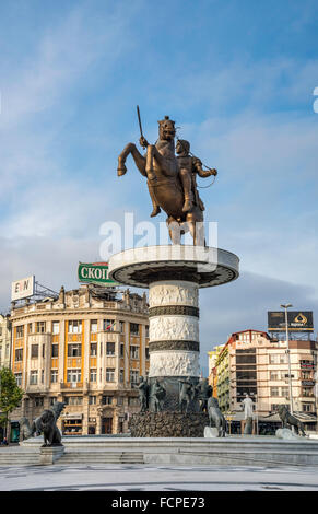 Krieger auf einem Pferd aka Denkmal für Alexander den Großen an Makedonija Plostad (Mazedonien) in Skopje, Mazedonien, Republik Nördlich Stockfoto