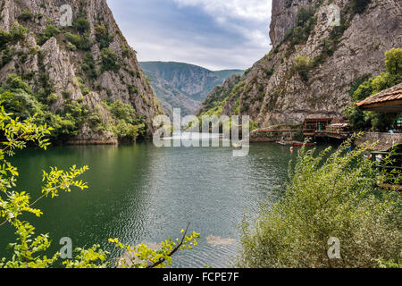 Matka See in Matka Canyon in der Nähe von Skopje, Mazedonien Republik Nördlich Stockfoto