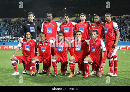 Kiew, UKRAINE - 7. April 2011: SC Braga Team Pose für ein Gruppenfoto vor der UEFA Europa League Spiel gegen den FC Dynamo Kyiv Stockfoto