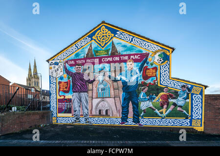 Divis Jugend Projekt Wandmalerei im Bereich Divis von West Belfast. Stockfoto