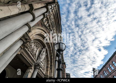 Die Vorderseite des St. Patricks Kirche in Belfast Donegall Street. Stockfoto