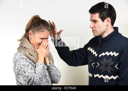 junges Paar, Mann und Frau, Kampf Stockfoto