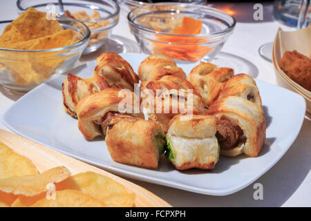 Aperitif - winzige Hotdogs Stockfoto