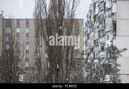 Charkiw, Ukraine. 19. Januar 2016. Ein mehrstöckiges Appartementhaus in Charkow, Ukraine, 19. Januar 2016. Foto: Soeren Stache/Dpa/Alamy Live News Stockfoto