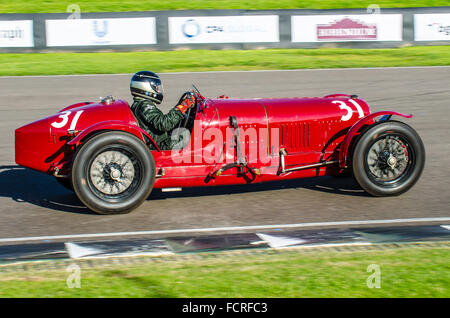 1931 Maserati Tipo 26M im Besitz von Julian Majzub und gefahren von Duncan Ricketts beim Goodwood Revival 2015 Stockfoto