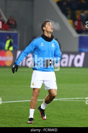 LVIV, UKRAINE - 25. November 2015: Cristiano Ronaldo von Real Madrid Züge vor UEFA-Champions-League-Spiel gegen FC Shakhtar Stockfoto