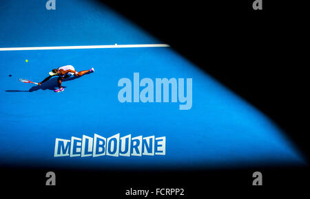 Junge amerikanische Tennisstar Sloane Stephens Niederlagen der veteran Womens champion Serena Williams bei den Australian Open 2013. Stockfoto