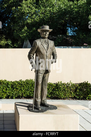 Skulptur von Frank Loyd Wright am die scharfe Familie Tourismus und Bildungszentrum, Florida Southern College, Lakeland, Florida, USA. Stockfoto