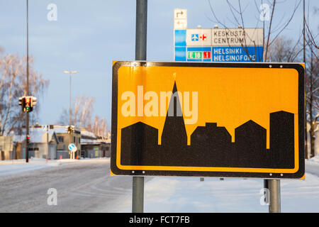 Beispiel der Straße unterzeichnen 571 In Finnland. Bebaute Fläche Grenze in Turku Stockfoto