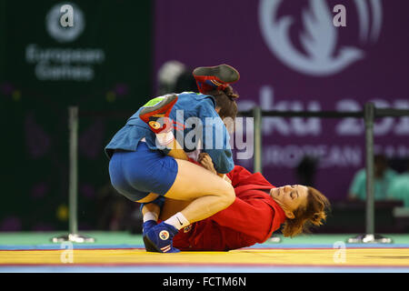 Yana Kostenko (RUS, rot) Vs Kalina Stefanova (BUL, blau). Endgültige. Damen 60kg. Sambo. Heydar Aliyev Arena. Baku2015. 1. Europäische Spiele. Baku. Aserbaidschan. 22.06.2015 Stockfoto