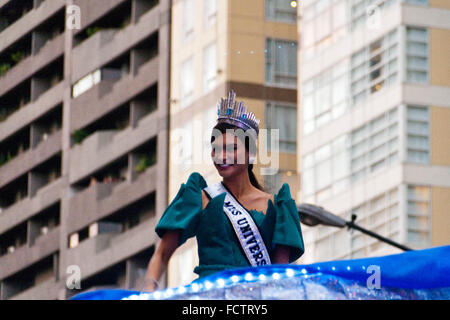 Philippinen. 25. Januar 2016. Führen Sie Miss Universe 2015 Pia Alonzo Wurtzbach, eine Parade entlang der Hauptstraßen von Manila während der Rückkehr auf die Philippinen. © J Gerard Seguia/ZUMA Draht/Alamy Live-Nachrichten Stockfoto