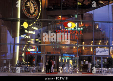 DEU, Deutschland, Berlin, Casino Berlin am Marlene-Dietrich-Platz.  DEU, Deutschland, Berlin, Spielbank Berlin am Marlene-Dietr Stockfoto