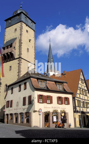 DEU, Deutschland, Bayern, Lohr am Main, Bayers Turm und die Straße sogenannten im alten Teil der Stadt.  DEU, Deuts Stockfoto