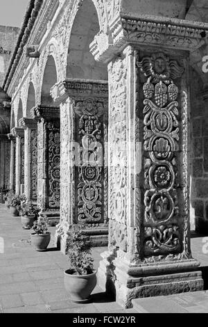 Kreuzgang im Iglesia De La Compania, Arequipa, Peru Stockfoto