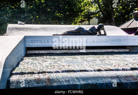 Spanien, Andalusien, Provinz Sevilla, Sevilla, Paseo de Cristina Park, Fuente Generacion del 27. Stockfoto