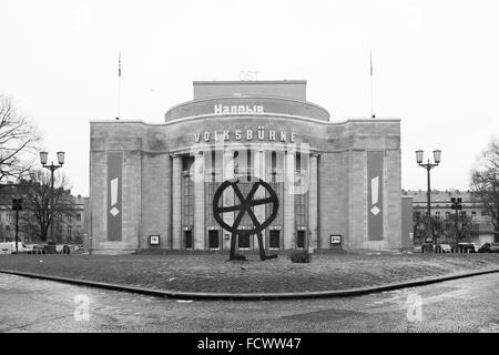 BERLIN - Januar 12: Die Volksbühne ("Peoples Theater") in Berlin-Mitte am 12. Januar 2016 in Berlin. Stockfoto